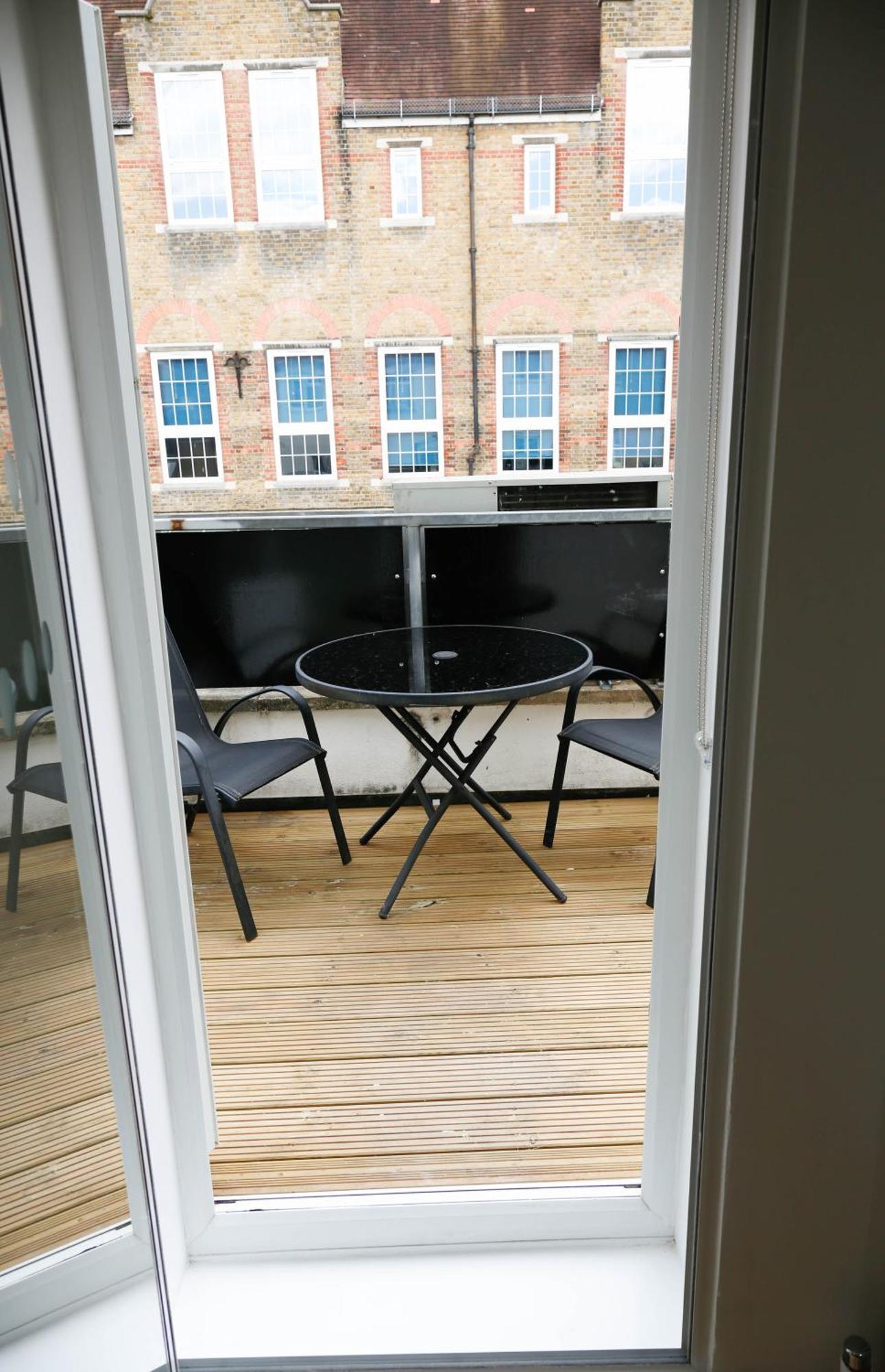 New Luxury Apartments In Central London Next To Shops, Cafes, Bars & Metro Экстерьер фото